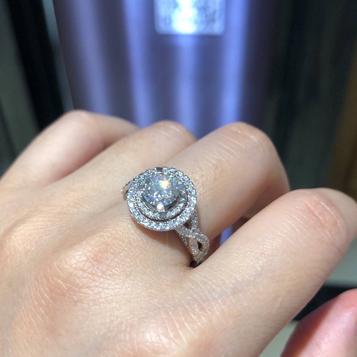 Light Luxury Full Diamond Women's Ring S925 Silver Plated Platinum Customized Selection Main Stone Moissanite 1.0ct/Side Stone Cubic Zirconia